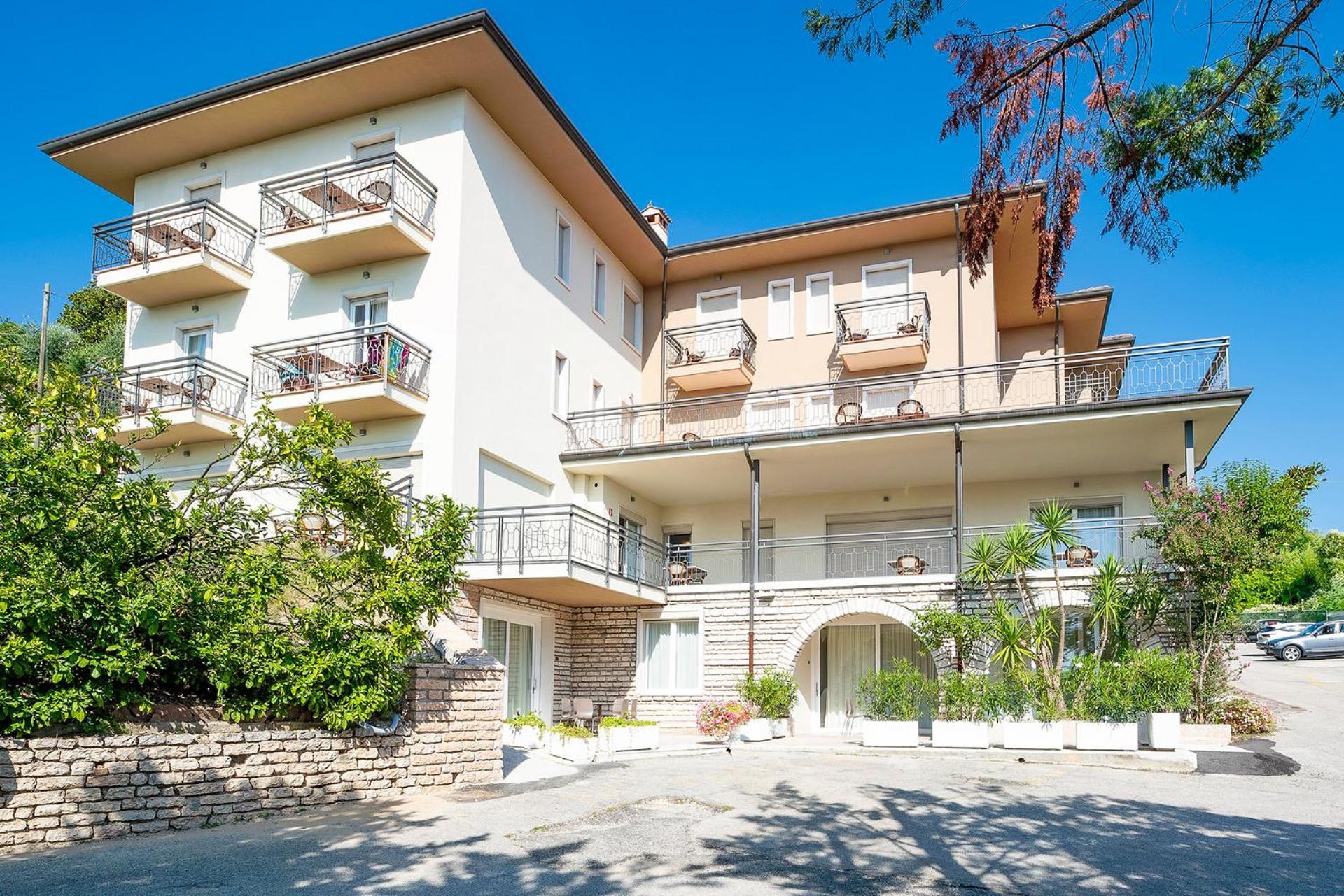Residenza Panorama Aparthotel Costermano Exterior photo